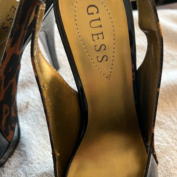 Guess Cheetah/Leopard Heels - Picture 3 of 5